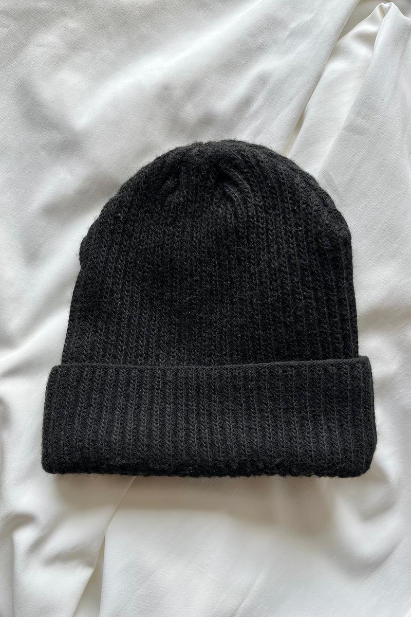 Rib knitted hat